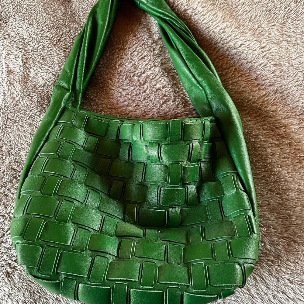 Zara leather shoulder bag.